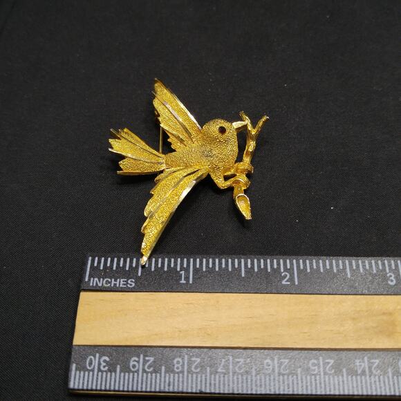 Vintage B.S.K. Bird Brooch, Red Rhinestone Eye, 1960s Jewelry - Picture 4 of 10